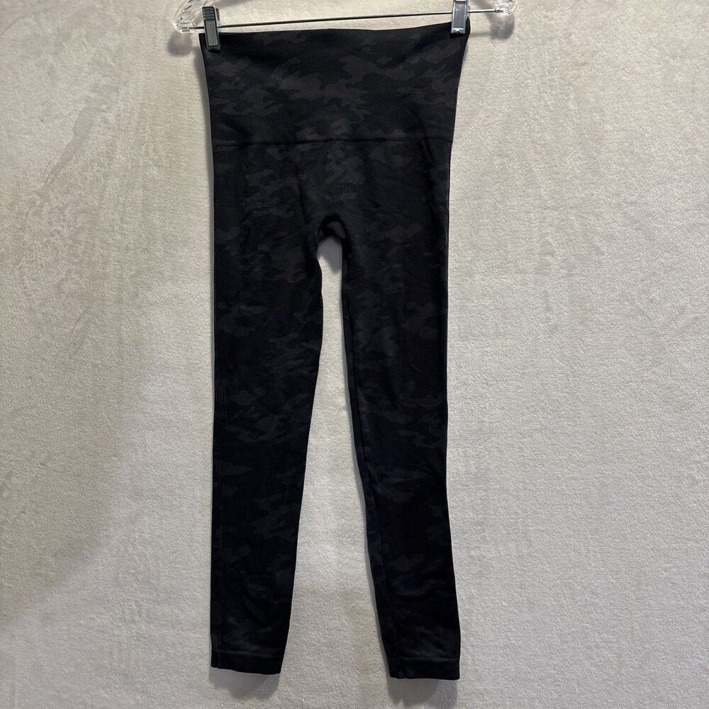 SPANX Look at Me Now Seamless Black Grey Camo Leggings Women's Medium Stretch